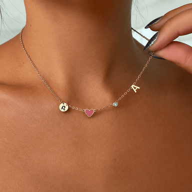 Collana con Iniziale a Forma di Cuore — Placcata Oro 18K - Riveous